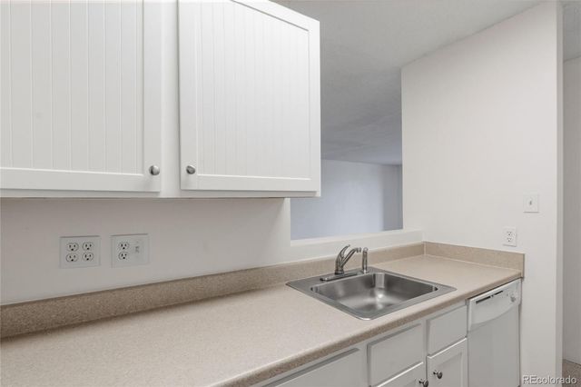 2231 S Vaughn Way 216B, Aurora, CO 80014