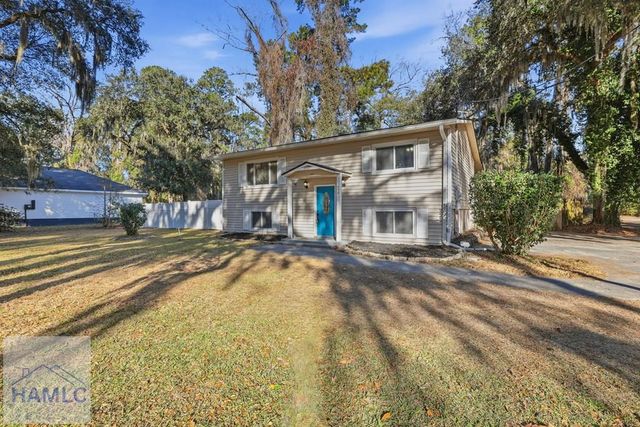 690 Lake Drive, Midway, GA 31320