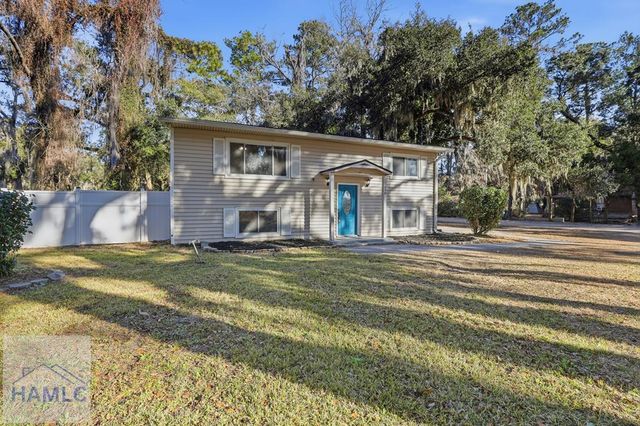 690 Lake Drive, Midway, GA 31320