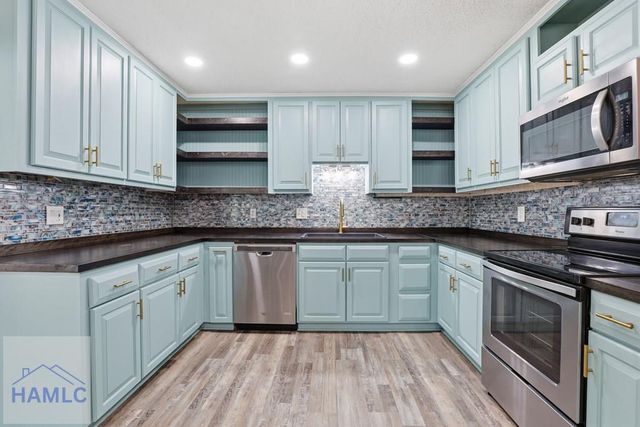 690 Lake Drive, Midway, GA 31320