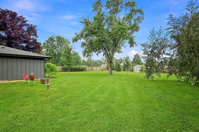 9S580 Clarendon Hills Road, Willowbrook, IL 60527