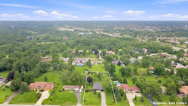 9S580 Clarendon Hills Road, Willowbrook, IL 60527