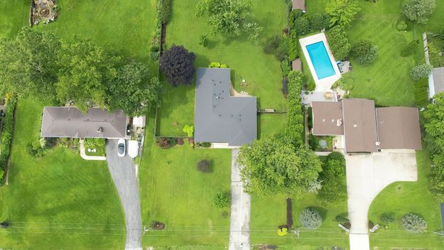9S580 Clarendon Hills Road, Willowbrook, IL 60527