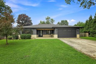 9S580 Clarendon Hills Road, Willowbrook, IL 60527