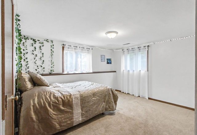 860 iroquois Circle, Baraboo, WI 53913