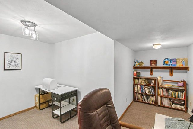 860 iroquois Circle, Baraboo, WI 53913