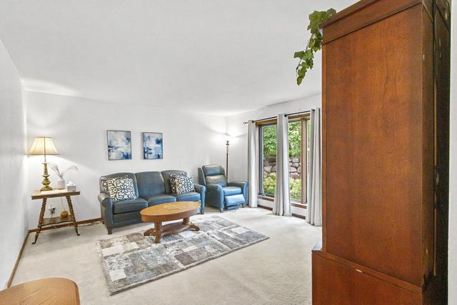 860 iroquois Circle, Baraboo, WI 53913