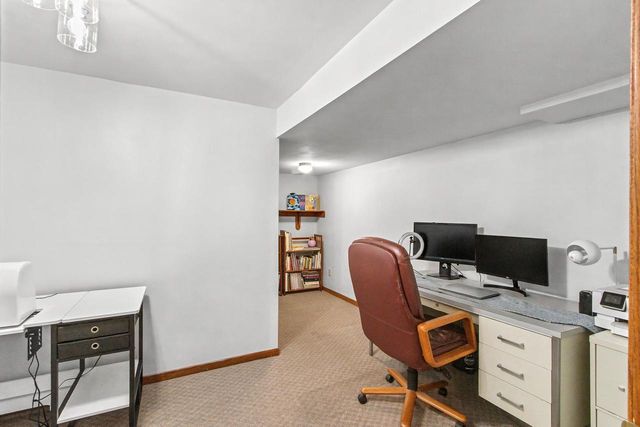 860 iroquois Circle, Baraboo, WI 53913