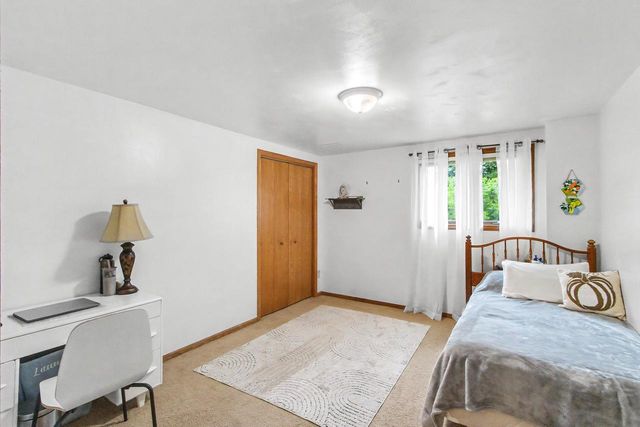 860 iroquois Circle, Baraboo, WI 53913