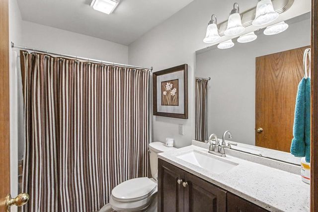 860 iroquois Circle, Baraboo, WI 53913