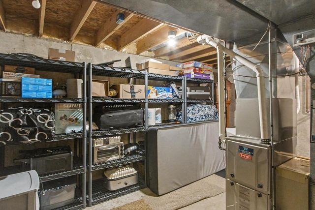 860 iroquois Circle, Baraboo, WI 53913
