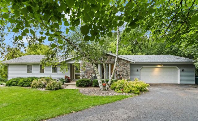 860 iroquois Circle, Baraboo, WI 53913
