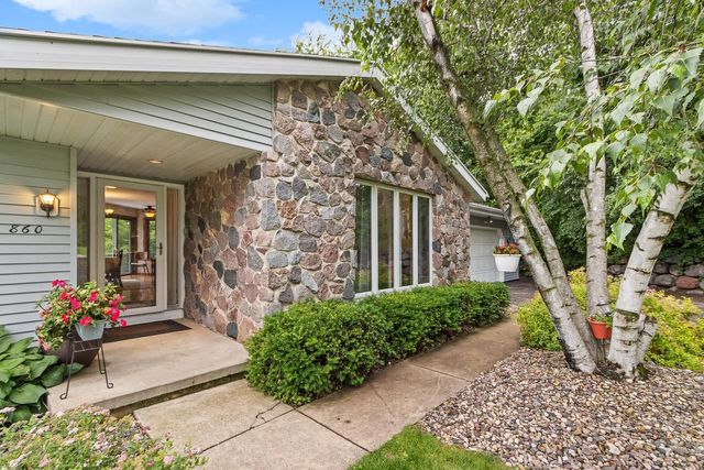 860 iroquois Circle, Baraboo, WI 53913