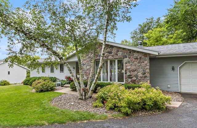 860 iroquois Circle, Baraboo, WI 53913