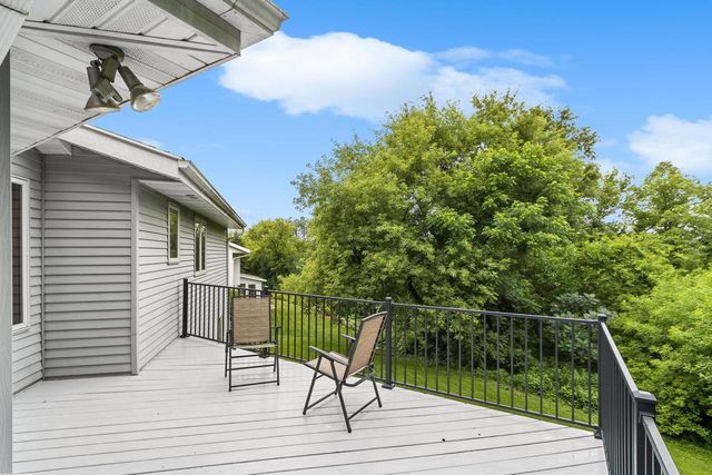 860 iroquois Circle, Baraboo, WI 53913