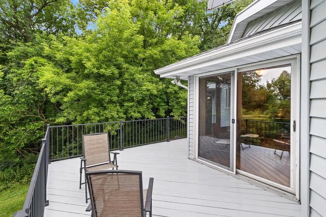 860 iroquois Circle, Baraboo, WI 53913