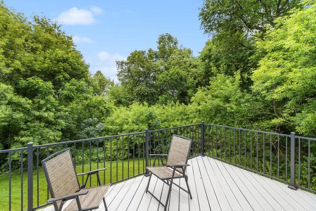 860 iroquois Circle, Baraboo, WI 53913