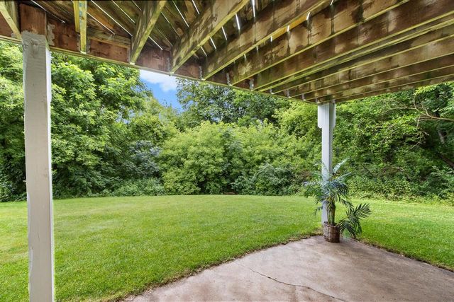 860 iroquois Circle, Baraboo, WI 53913