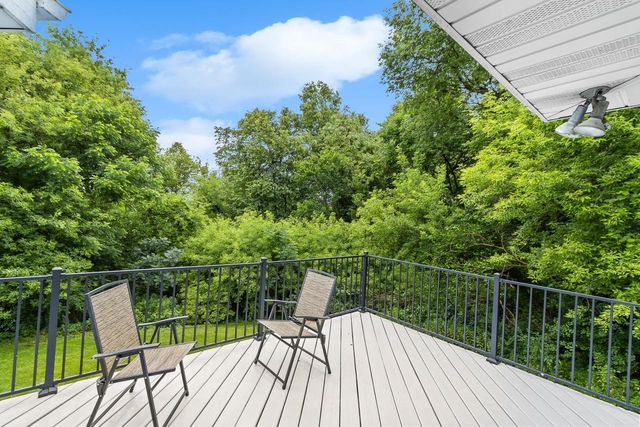 860 iroquois Circle, Baraboo, WI 53913
