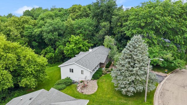860 iroquois Circle, Baraboo, WI 53913