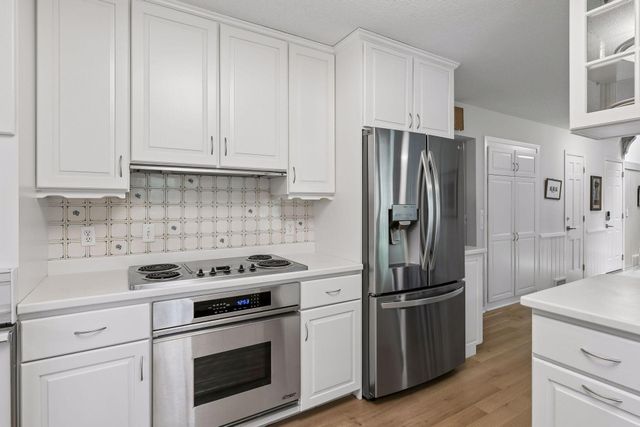 6016 Olinger Circle, Edina, MN 55436