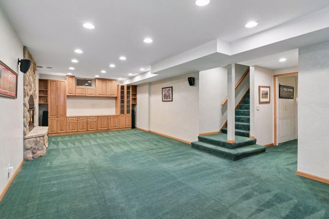 6016 Olinger Circle, Edina, MN 55436