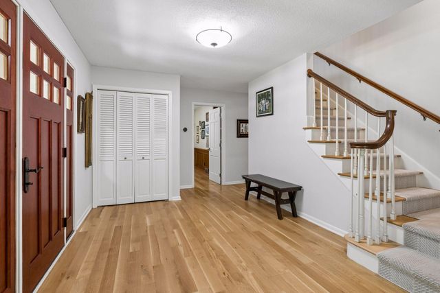 6016 Olinger Circle, Edina, MN 55436