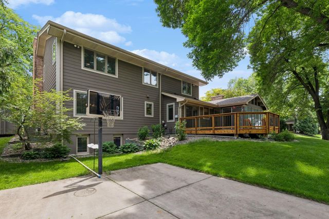 6016 Olinger Circle, Edina, MN 55436