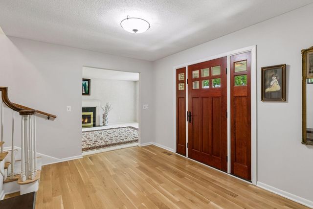 6016 Olinger Circle, Edina, MN 55436