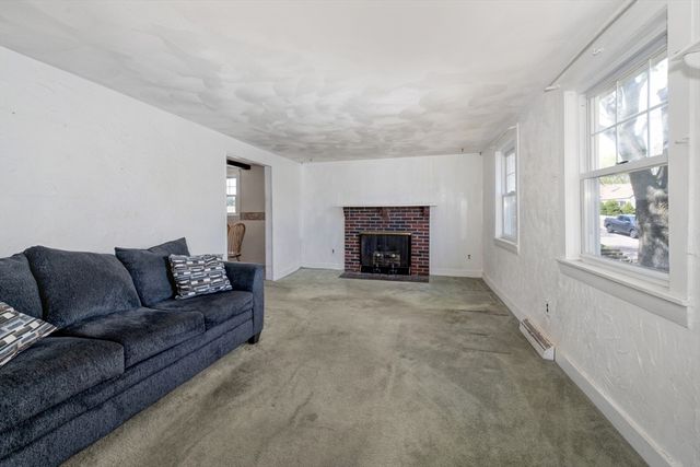71 Holmes Ave, Weymouth, MA 02191