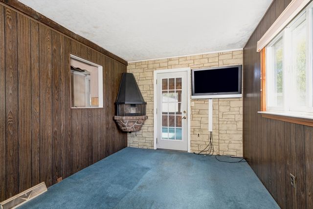 71 Holmes Ave, Weymouth, MA 02191