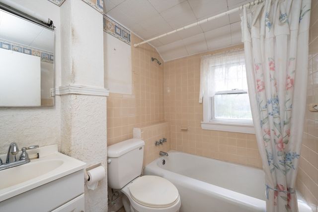 71 Holmes Ave, Weymouth, MA 02191