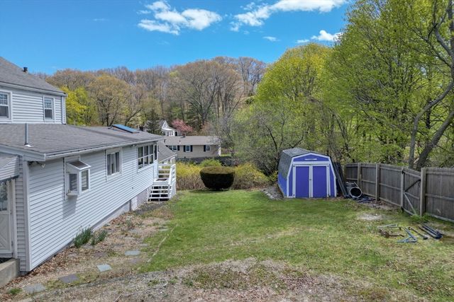 71 Holmes Ave, Weymouth, MA 02191
