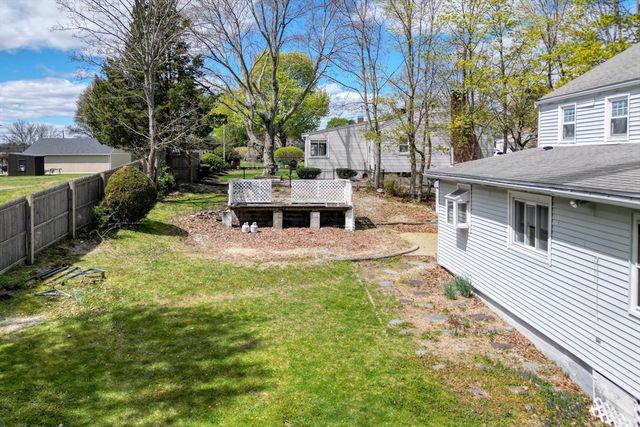 71 Holmes Ave, Weymouth, MA 02191