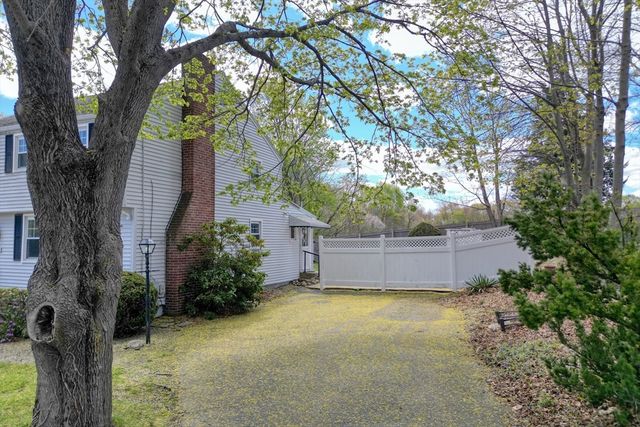 71 Holmes Ave, Weymouth, MA 02191