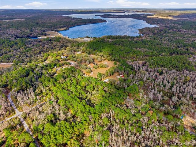 9694 N Cavewood Avenue, Crystal River, FL 34428