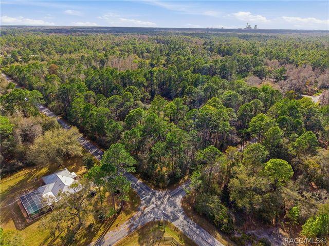 9694 N Cavewood Avenue, Crystal River, FL 34428