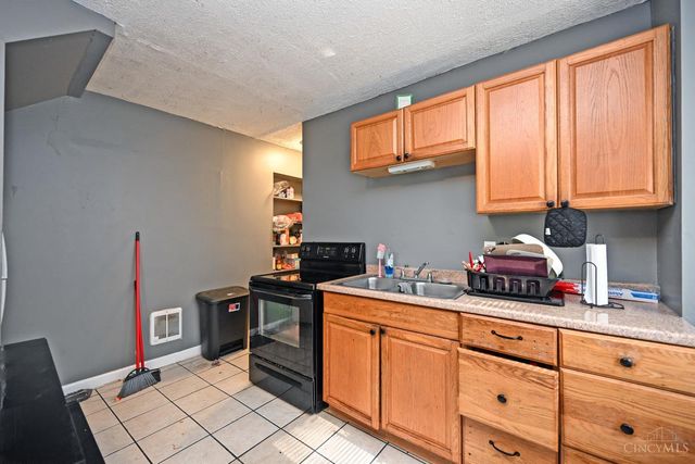 2457 Everglade Place, Cincinnati, OH 45214