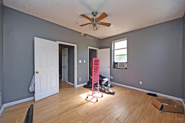 2457 Everglade Place, Cincinnati, OH 45214