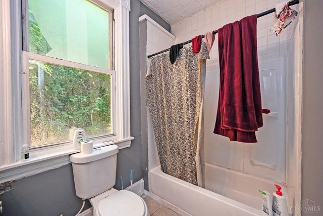 2457 Everglade Place, Cincinnati, OH 45214