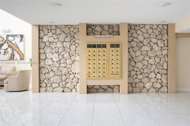 16400 Golf Club Rd 305, Weston, FL 33326