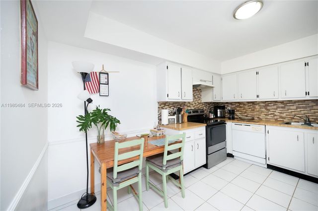 16400 Golf Club Rd 305, Weston, FL 33326