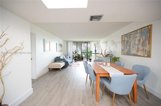 16400 Golf Club Rd 305, Weston, FL 33326