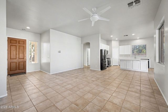 8634 E HILLVIEW Street, Mesa, AZ 85207