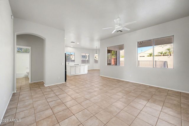 8634 E HILLVIEW Street, Mesa, AZ 85207