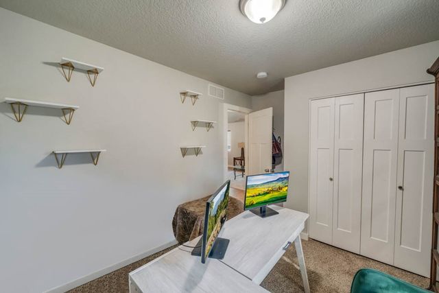 3420 Thompson Avenue, Des Moines, IA 50317