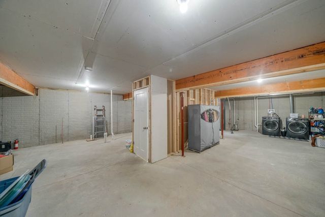 3420 Thompson Avenue, Des Moines, IA 50317