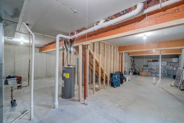 3420 Thompson Avenue, Des Moines, IA 50317