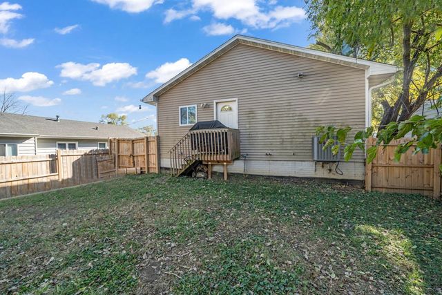 3420 Thompson Avenue, Des Moines, IA 50317