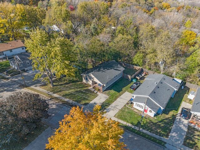 3420 Thompson Avenue, Des Moines, IA 50317